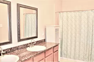 9010 Laverne Park Ln, Houston, TX 77080 - Photo 10