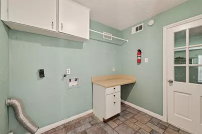 302 Hickory Ridge Drive, El Lago, TX 77586 - Photo 20