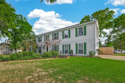 302 Hickory Ridge Drive, El Lago, TX 77586 - Photo 2