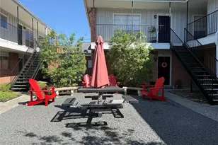 425 E 9th St, Houston, TX 77007 - Photo 2