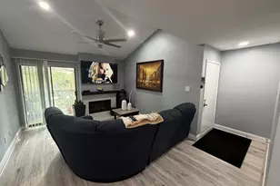 10049 Westpark Dr, Houston, TX 77042 - Photo 10