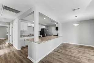 8746 Cowart St, Houston, TX 77029 - Photo 4