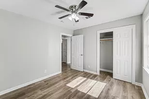 8746 Cowart St, Houston, TX 77029 - Photo 14
