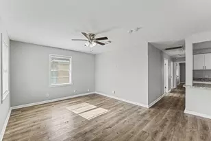 8746 Cowart St, Houston, TX 77029 - Photo 2