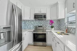 1019 Treaty Dr, Surfside Beach, TX 77541 - Photo 8