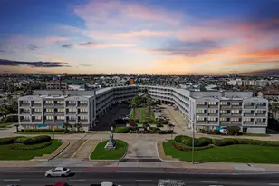 6102 Seawall Blvd, Galveston, TX 77551 - Photo 2