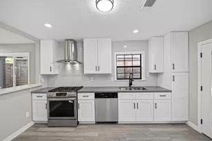 419 Fairbanks St, Houston, TX 77009 - Photo 4