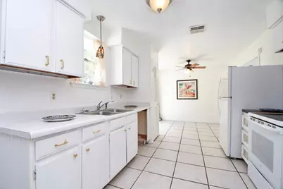 4903 Macridge Boulevard, Houston, TX 77053 - Photo 10