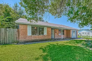 3918 Tavenor Ln, Houston, TX 77047 - Photo 2