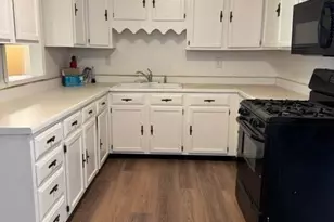 9413 Merle St, Houston, TX 77033 - Photo 4