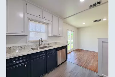 413 S Market Street, Brazoria, TX 77422 - Photo 12