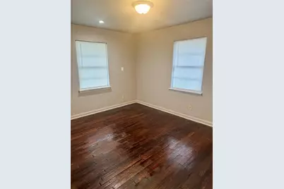 7915 Flintridge Drive, Houston, TX 77028 - Photo 6