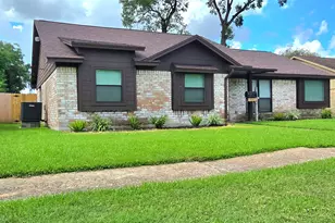 14422 Roundstone Ln, Houston, TX 77015 - Photo 2