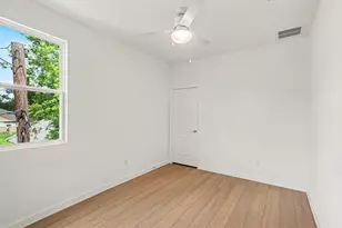 3225 Dennis St, Houston, TX 77004 - Photo 12
