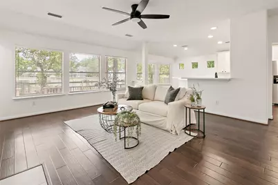 99 S Wynnoak Circle, The Woodlands, TX 77382 - Photo 4