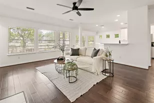 99 S Wynnoak Cir, The Woodlands, TX 77382 - Photo 4