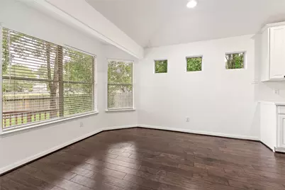 99 S Wynnoak Circle, The Woodlands, TX 77382 - Photo 12