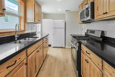 5919 Avenue R, Galveston, TX 77551 - Photo 4