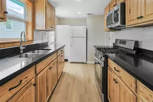 5919 Avenue R, Galveston, TX 77551 - Photo 4