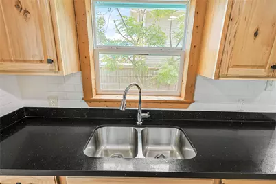 5919 Avenue R, Galveston, TX 77551 - Photo 10