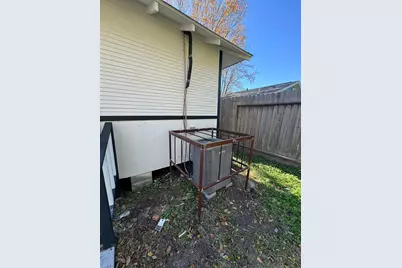 3903 Broyles Street, Houston, TX 77026 - Photo 10