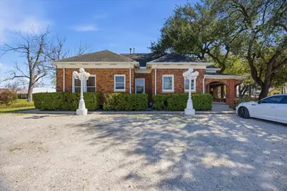 717 E 1st Street #1, Humble, TX 77338 - Photo 4