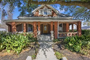 717 E 1st St, Humble, TX 77338 - Photo 1