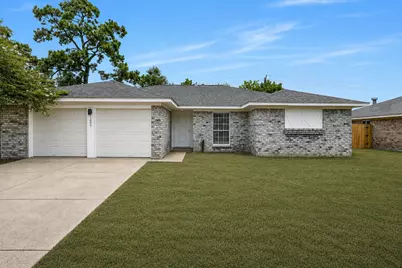 1600 Broken Arrow Street, Baytown, TX 77521 - Photo 1