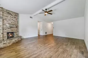 1600 Broken Arrow St, Baytown, TX 77521 - Photo 10