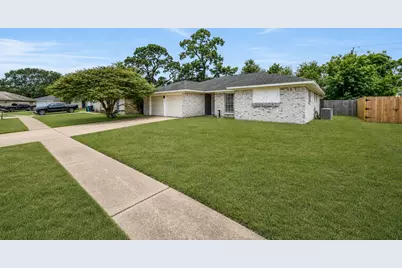 1600 Broken Arrow Street, Baytown, TX 77521 - Photo 4