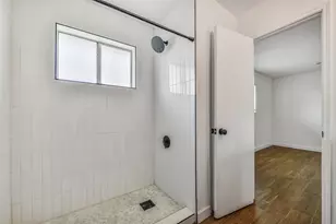 1600 Broken Arrow St, Baytown, TX 77521 - Photo 26