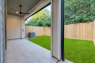 1042 Voight St, Houston, TX 77009 - Photo 34