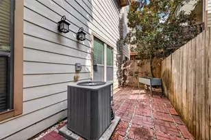 1341 Studer St, Houston, TX 77007 - Photo 36