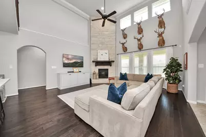 12119 Sandstone Circle, Mont Belvieu, TX 77535 - Photo 10
