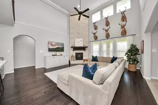 12119 Sandstone Cir, Mont Belvieu, TX 77535 - Photo 10