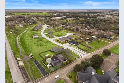 129 Bayou Bend Boulevard, Angleton, TX 77515 - Photo 24