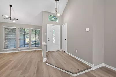 2802 Creek Manor Drive, Kingwood, TX 77339 - Photo 4