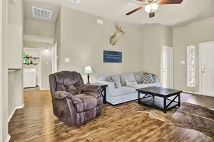 704 Heritage Dr, Navasota, TX 77868 - Photo 6