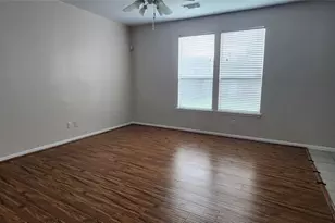 9710 Fieldbloom Ln, Sugar Land, TX 77498 - Photo 4
