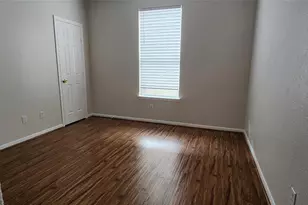 9710 Fieldbloom Ln, Sugar Land, TX 77498 - Photo 8