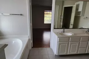 9710 Fieldbloom Ln, Sugar Land, TX 77498 - Photo 14