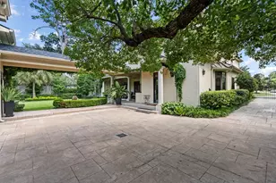 9018 Bace Dr, Houston, TX 77055 - Photo 46