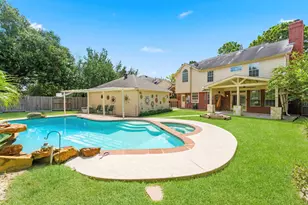 17518 Rustling Aspen Ln, Houston, TX 77095 - Photo 2