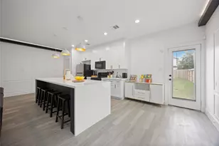 2325 Hampton Dr, Houston, TX 77088 - Photo 6