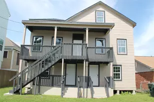 1015 30th St, Galveston, TX 77550 - Photo 2