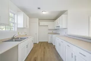 424 S Avenue B, Freeport, TX 77541 - Photo 12