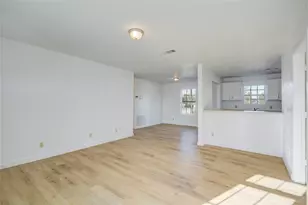 424 S Avenue B, Freeport, TX 77541 - Photo 8