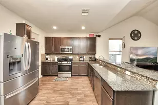 8227 Pastel Dawn Trce, Houston, TX 77049 - Photo 4