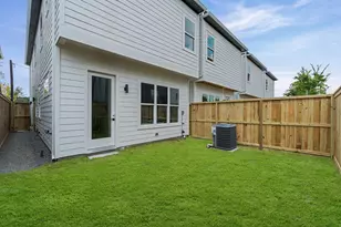 6423 Madrid St, Houston, TX 77021 - Photo 2
