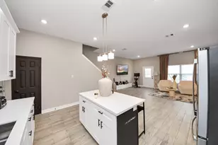 8719 Compton St, Houston, TX 77016 - Photo 6